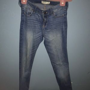 Super Skinny Light Wash Jeans//Abercrombie